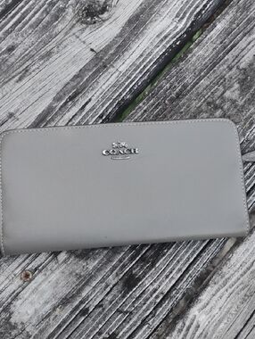 Coach Accordion Zip Wallet And Smooth Gray Leather